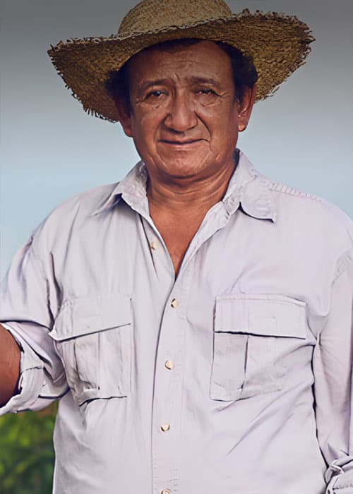Trabajador descansando después de un día de trabajo.